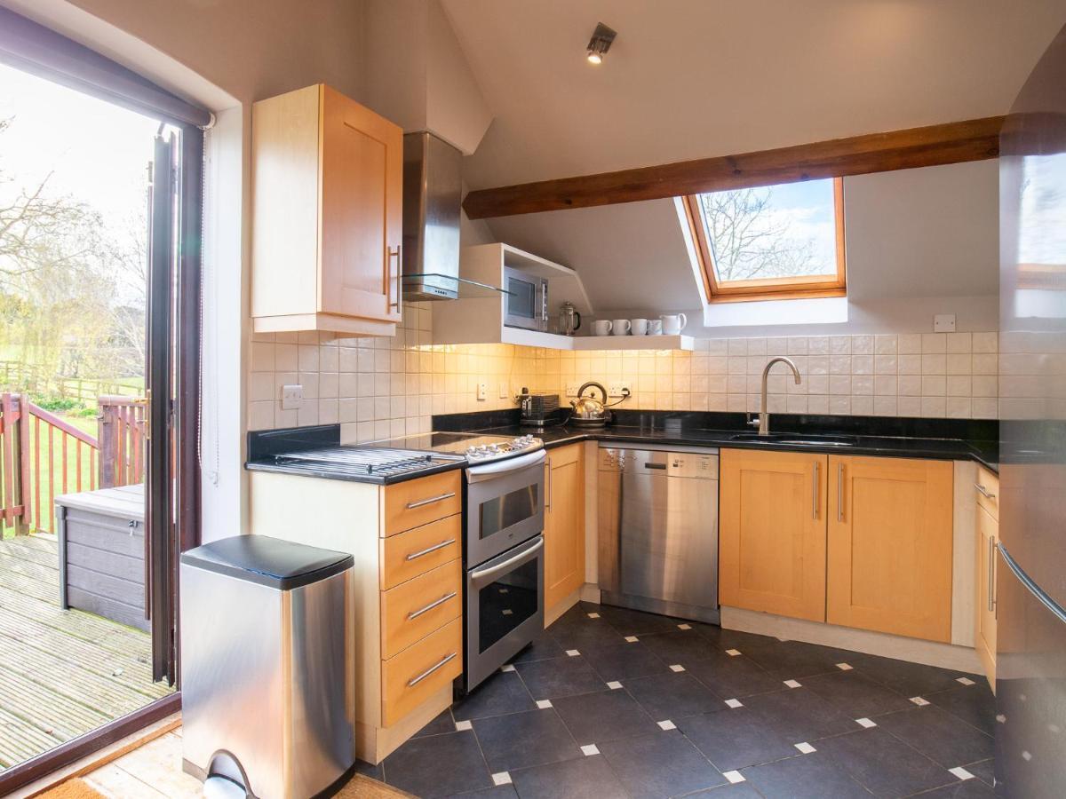 Villa Granary At Rectory Farm Wolford Esterno foto